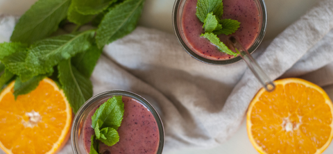 Vitamin C Smoothie mit Orange und Hagebuttenpulver