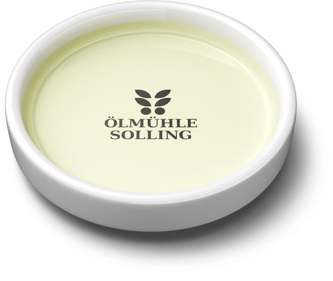 Sonnenblumenöl bio transparentes Öl in Schale